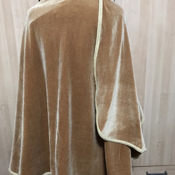 Shawl/wrap - Picture 2 of 4